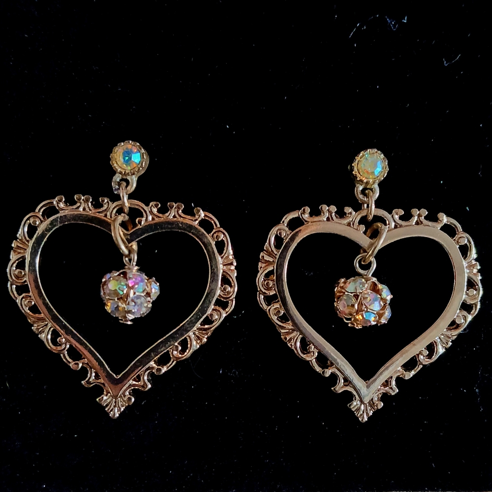 SALE! $5. Elegant Gold Heart Earrings